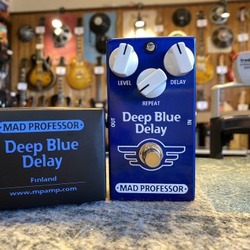 MAD PROFESSOR DEEP BLUE DELAY