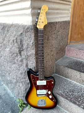 FENDER CUSTOM SHOP 1962 JAZZMASTER JOURNEYMAN RELIC, Aged 3-Tone Sunburst 