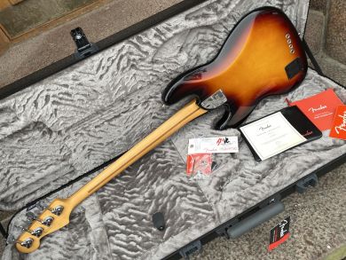 FENDER AMERICAN ULTRA II JAZZ BASS®, Ultraburst