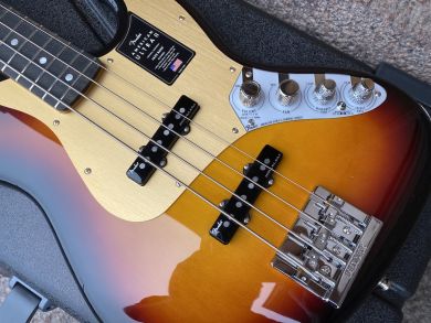 FENDER AMERICAN ULTRA II JAZZ BASS®, Ultraburst