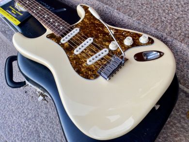 FENDER AMERICAN STRATOCASTER 2006