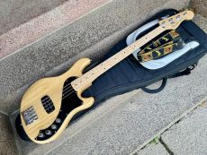 FENDER DELUXE DIMENSION BASS 2014