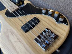 FENDER DELUXE DIMENSION BASS 2014