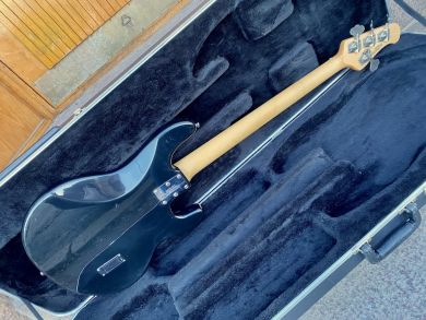 MUSIC MAN STINGRAY 2006, Lefthanded