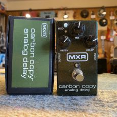 MXR CARBON COPY ANALOG DELAY