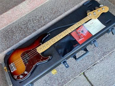 FENDER AMERICAN PROFESSIONAL II PRECISION BASS 2022