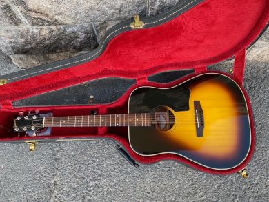 GIBSON J-45 DELUXE 1978