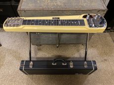 FENDER DELUXE 8 LAP STEEL