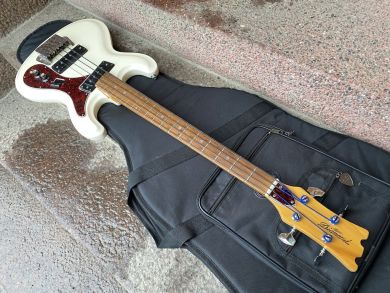 ARAI DIAMOND "MOSRITE" BASS, late 60´s