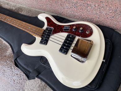 ARAI DIAMOND "MOSRITE" BASS, late 60´s