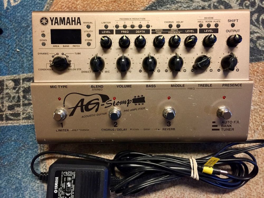 YAMAHA AGSTOMP ACOUSTIC GUITAR PREAMPLIFIER Kitarapaja