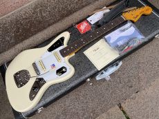 FENDER JOHNNY MARR JAGUAR, Olympic White